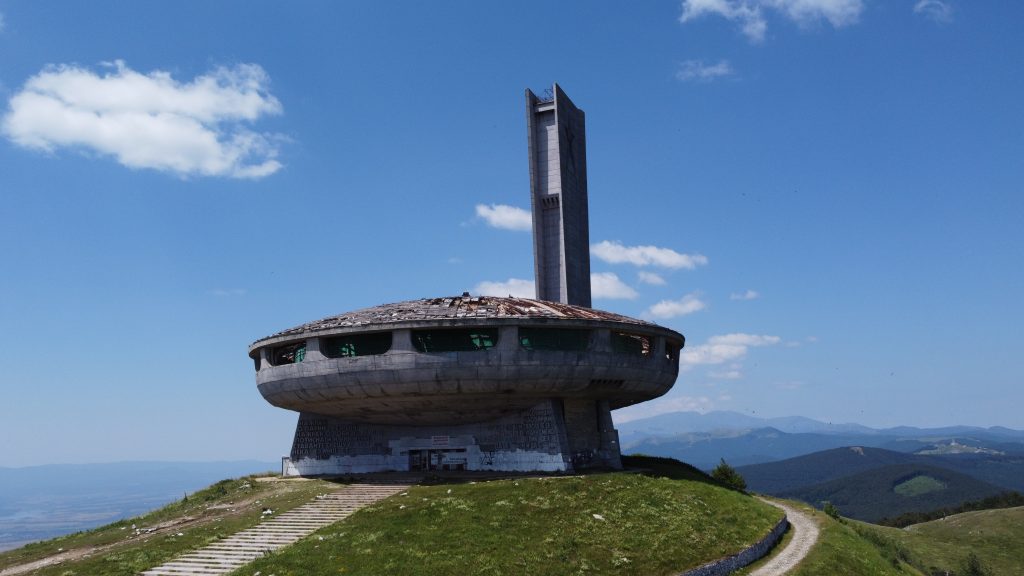 Budludzha-1024x576 The Monument to an Empire's Fall: Buzludzha's Haunting Legacy